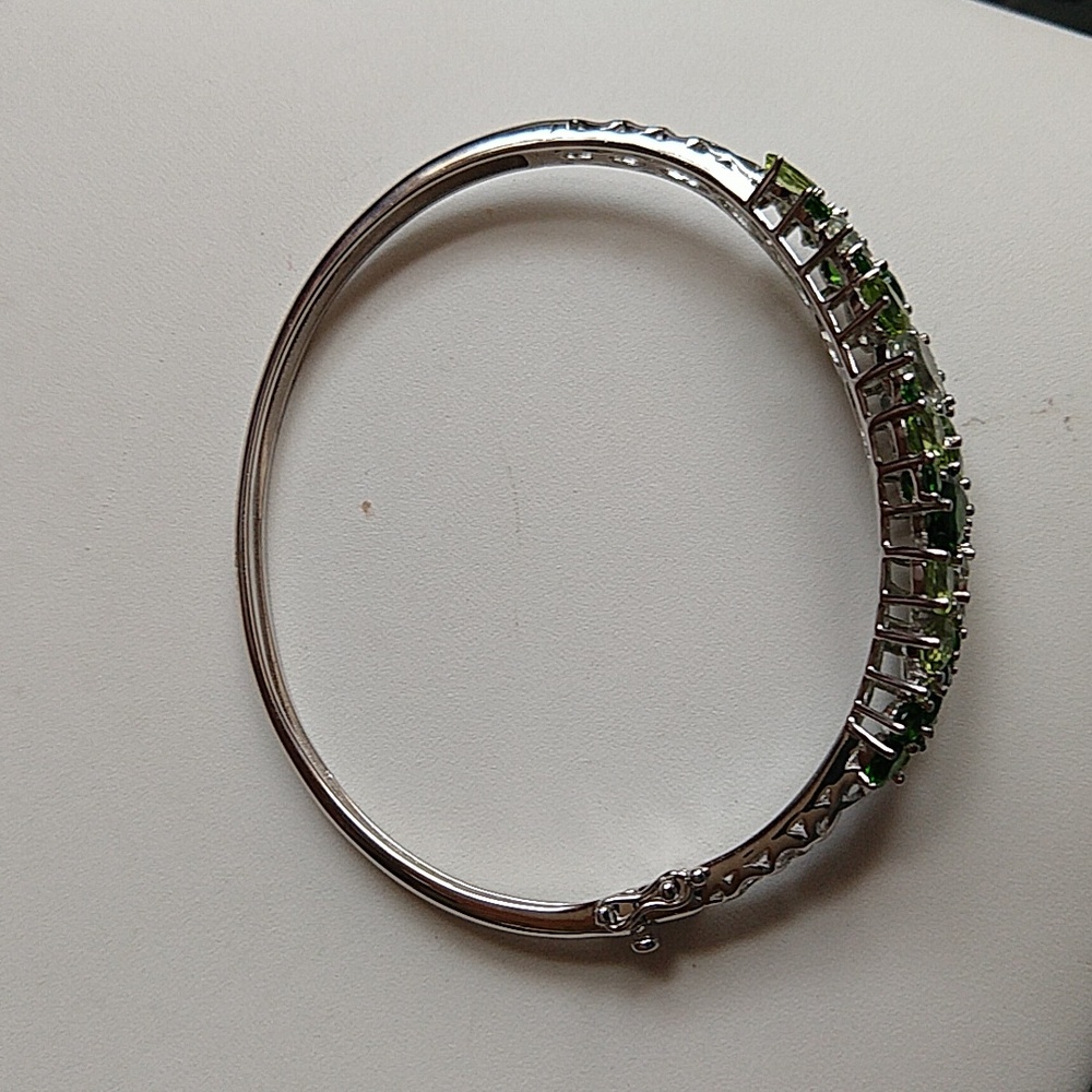 Green and clear gemstone sterling silver 925 bracelet hinged bangle - Picture 3 of 12